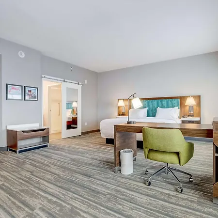 Hampton Inn & Suites Cincinnati Midtown Rookwood Exterior photo