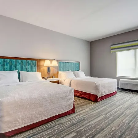 Hampton Inn & Suites Cincinnati Midtown Rookwood Exterior photo