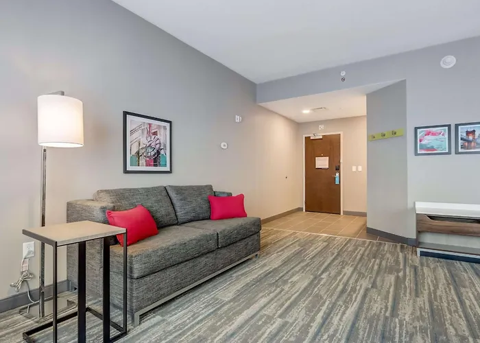Hampton Inn & Suites Cincinnati Midtown Rookwood