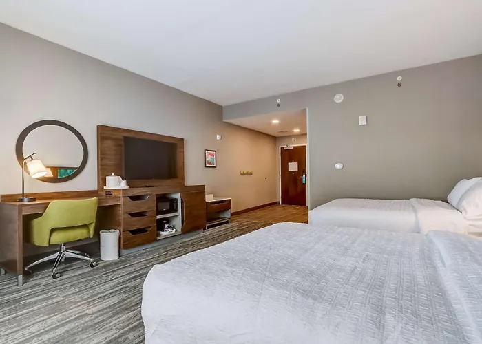 Hampton Inn & Suites Cincinnati Midtown Rookwood