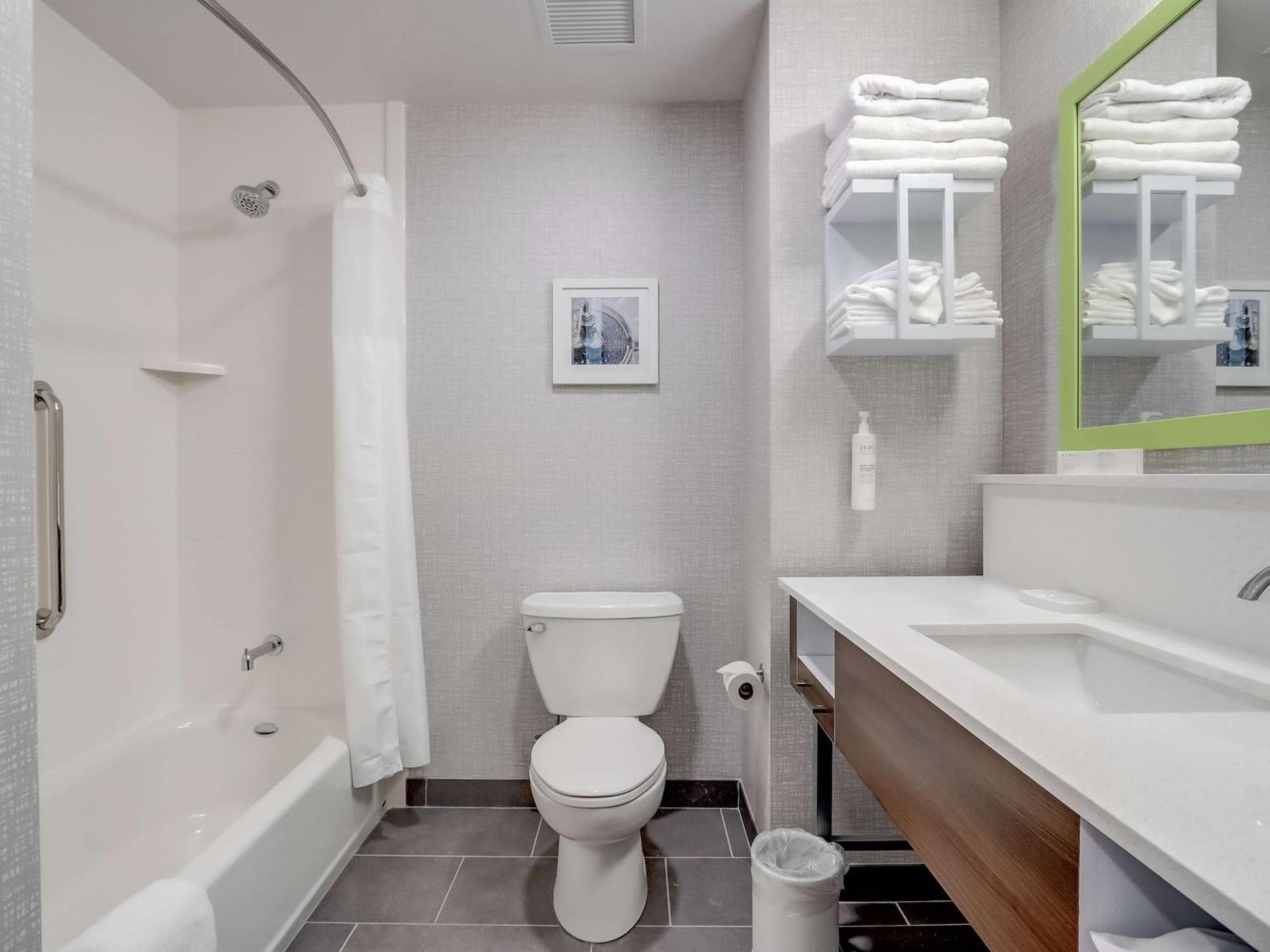 Hampton & Midtown Rookwood 3*